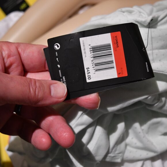 Women's NIKE Running Breathe sleeve less DRI FIT TOP MSRP 45.00 XS-L Green NWT - Picture 9 of 9